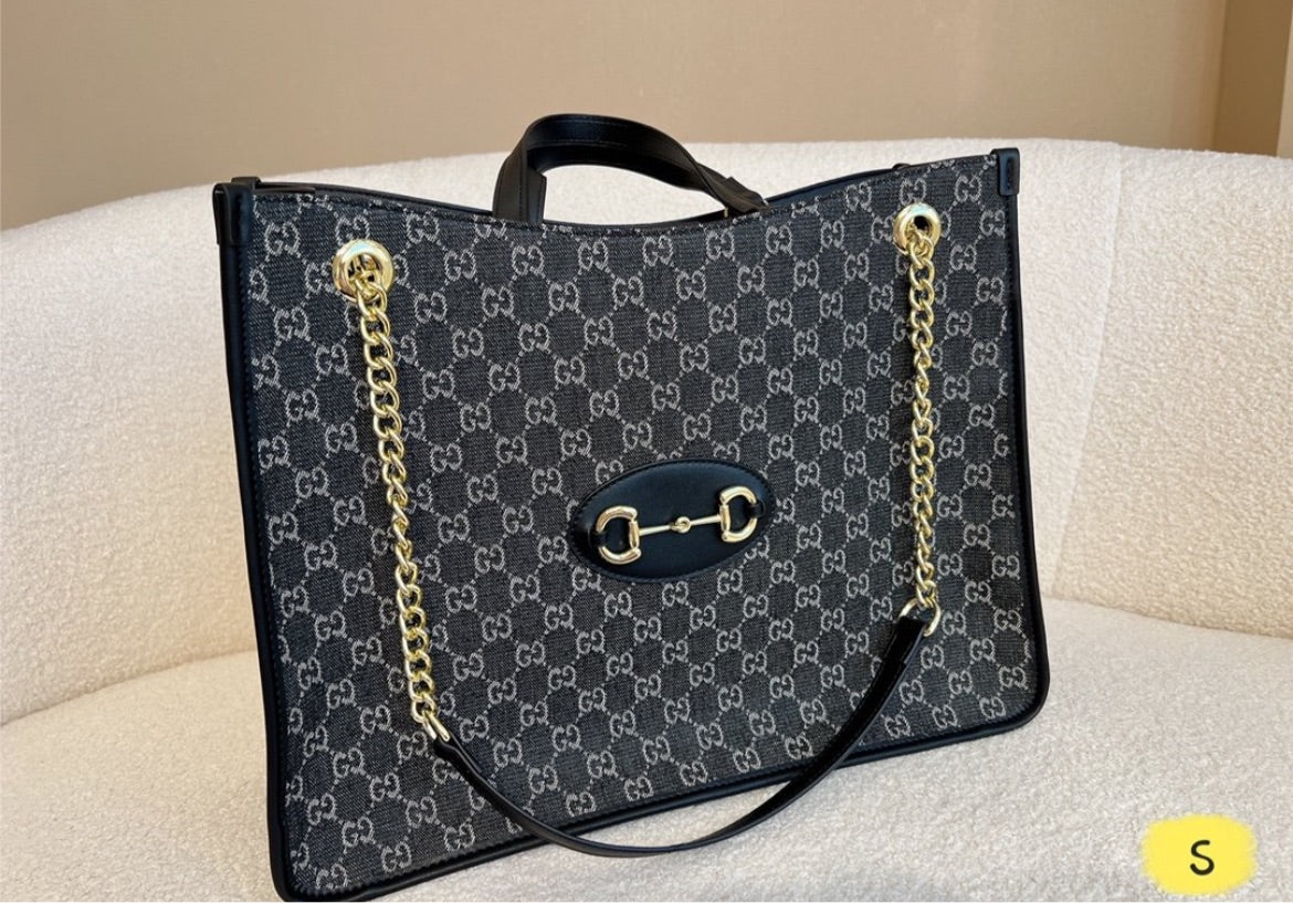 Large Woman Gucci shoulder bag