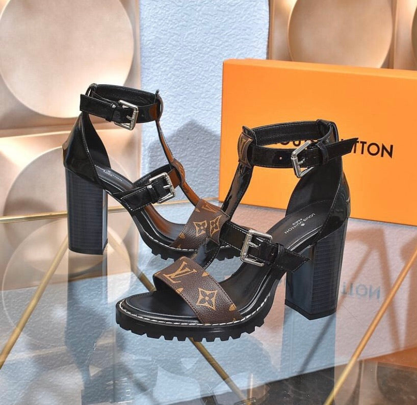LV woman sandals