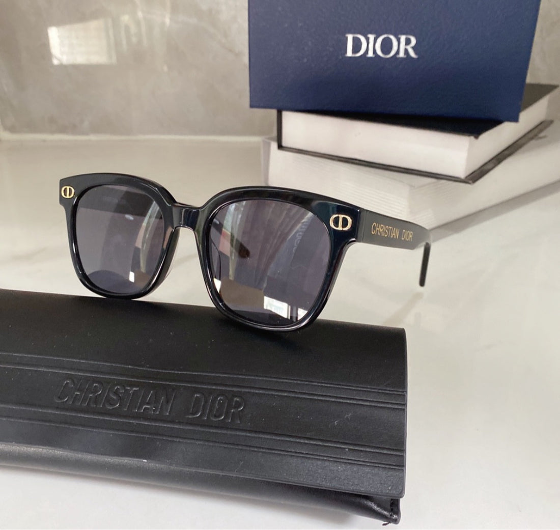 New woman Dior sunglasses