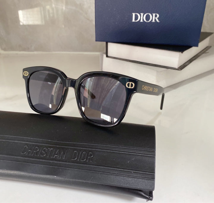 New woman Dior sunglasses