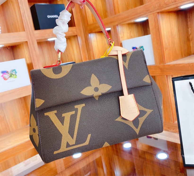 SALE !! New Leather Brown Louis  Vuitton handbag