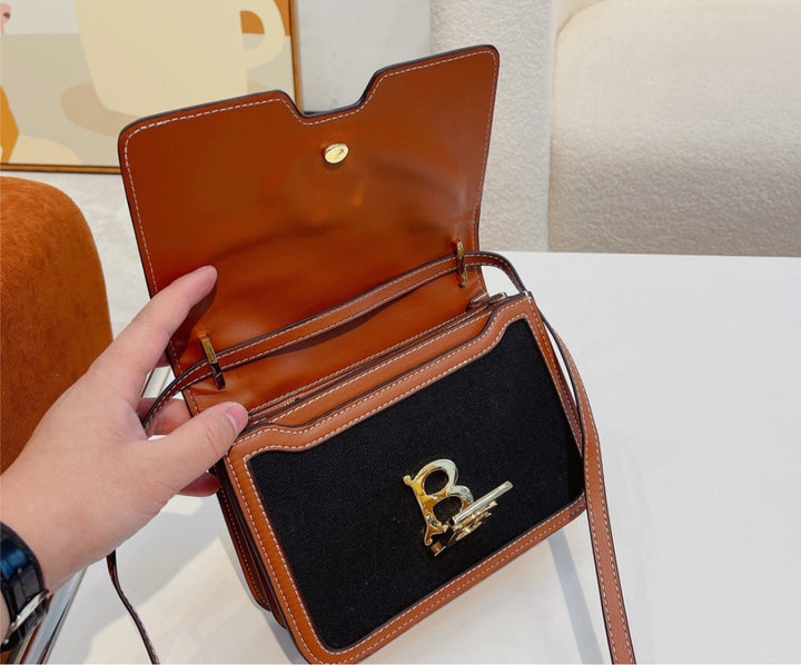 New burberry woman crossbody