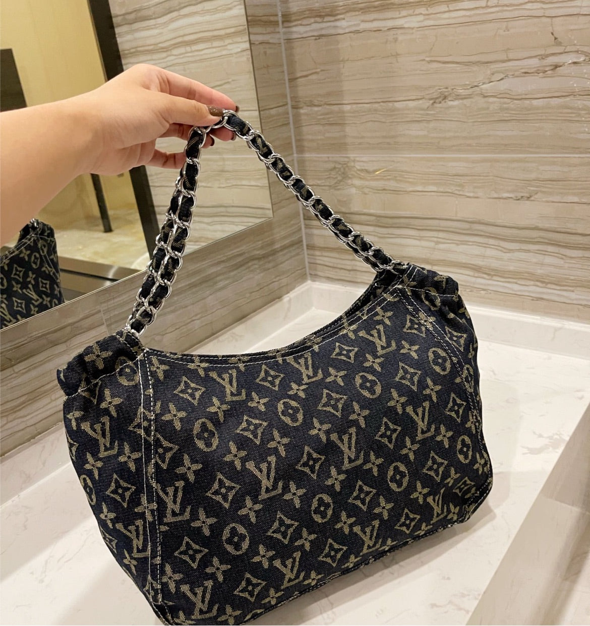 Woman New LV shoulder handbag