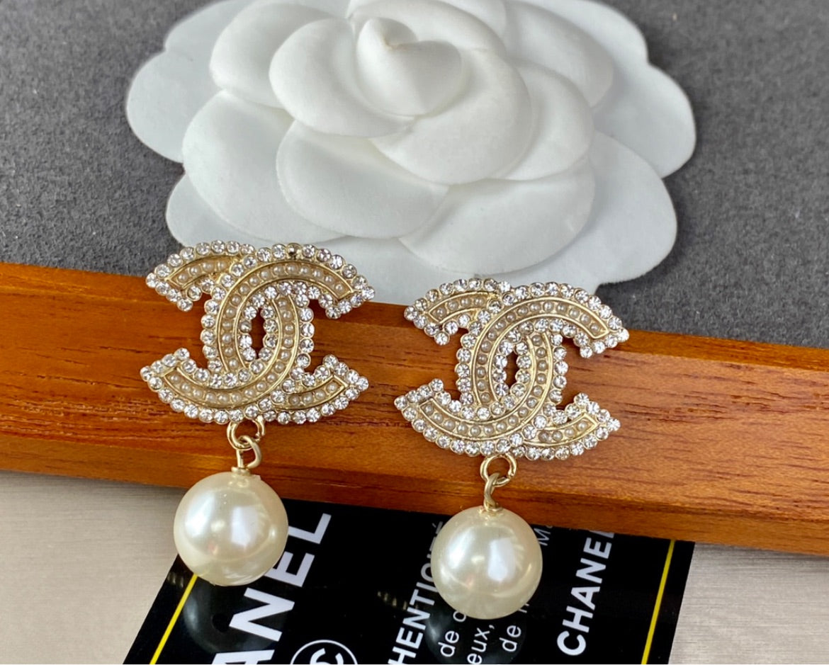 Pearl Chanel earring