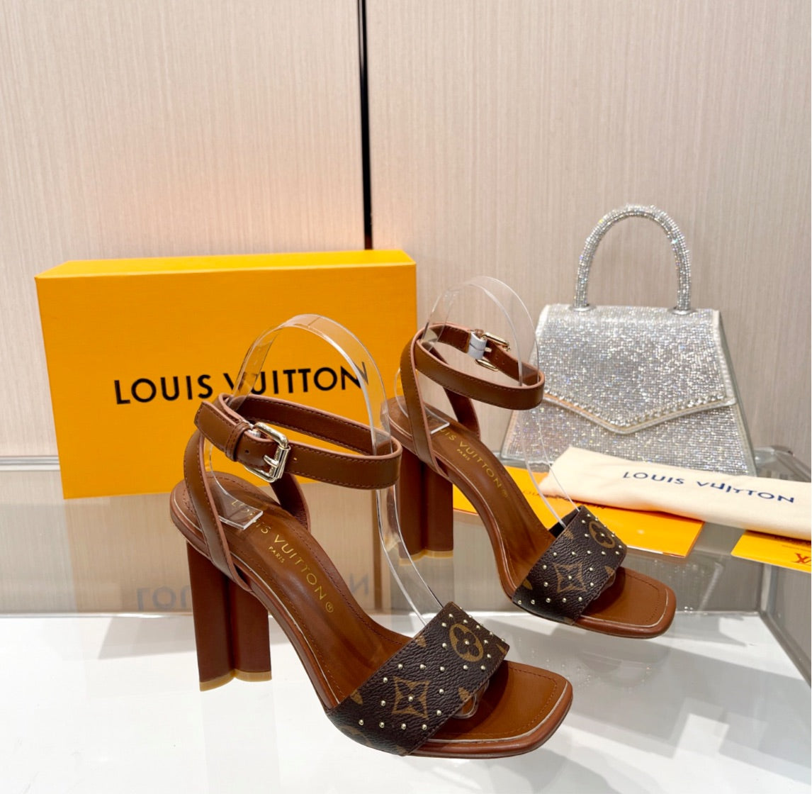 New Woman Louis V brown leather shoe