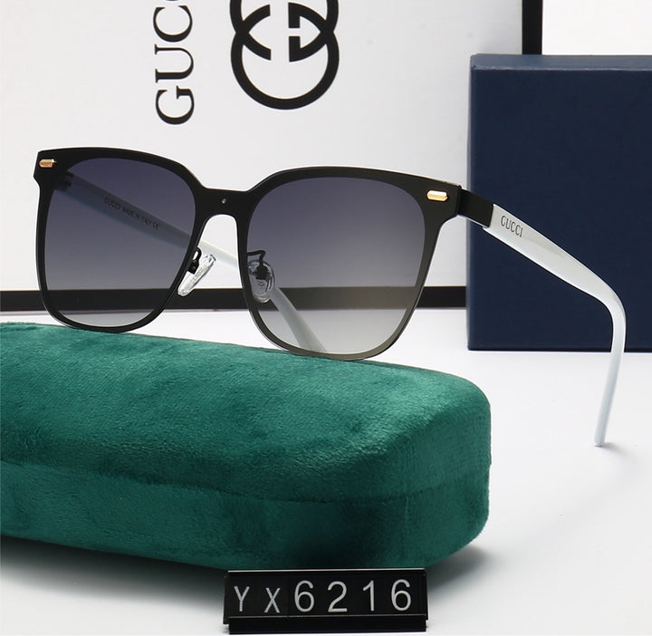 Woman Gucci new sunglasses