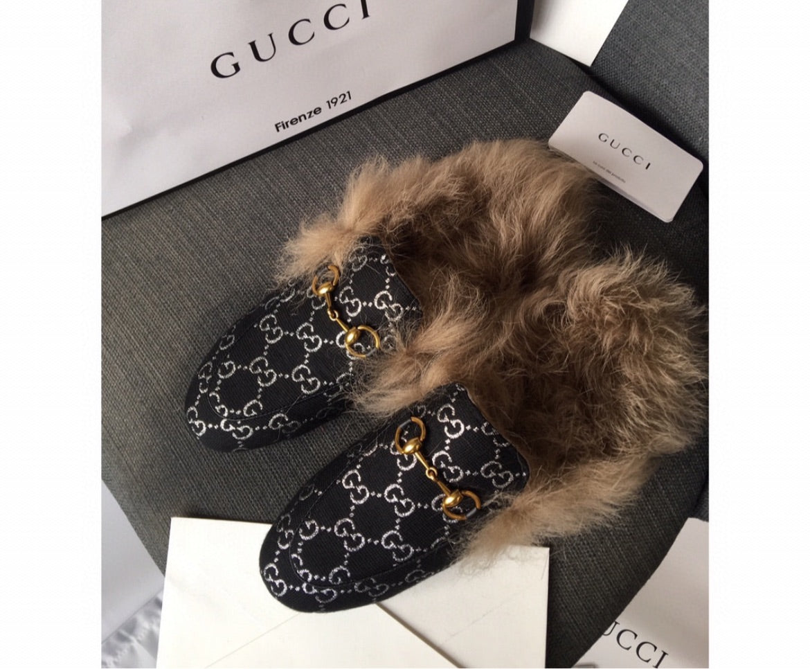 Woman Gucci shoes