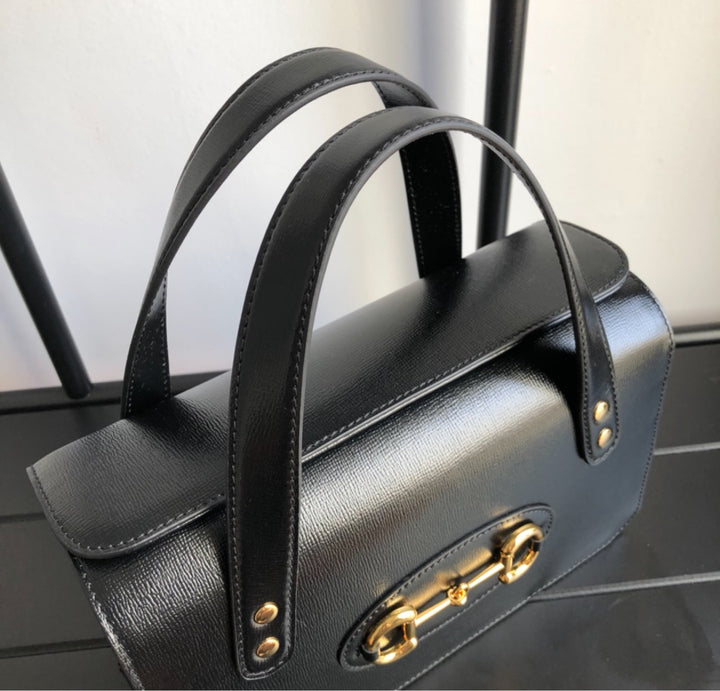 Classic Woman Gucci handbag
