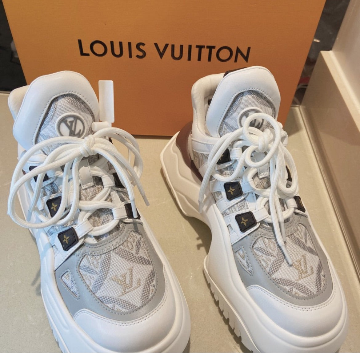 Louis V new grey/brown sneaker
