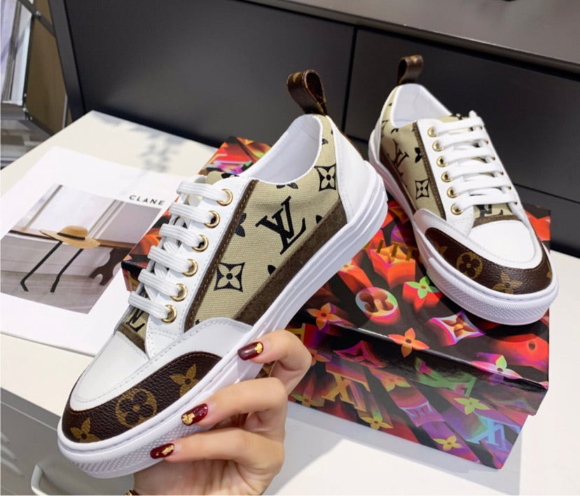 Woman LV sneakers