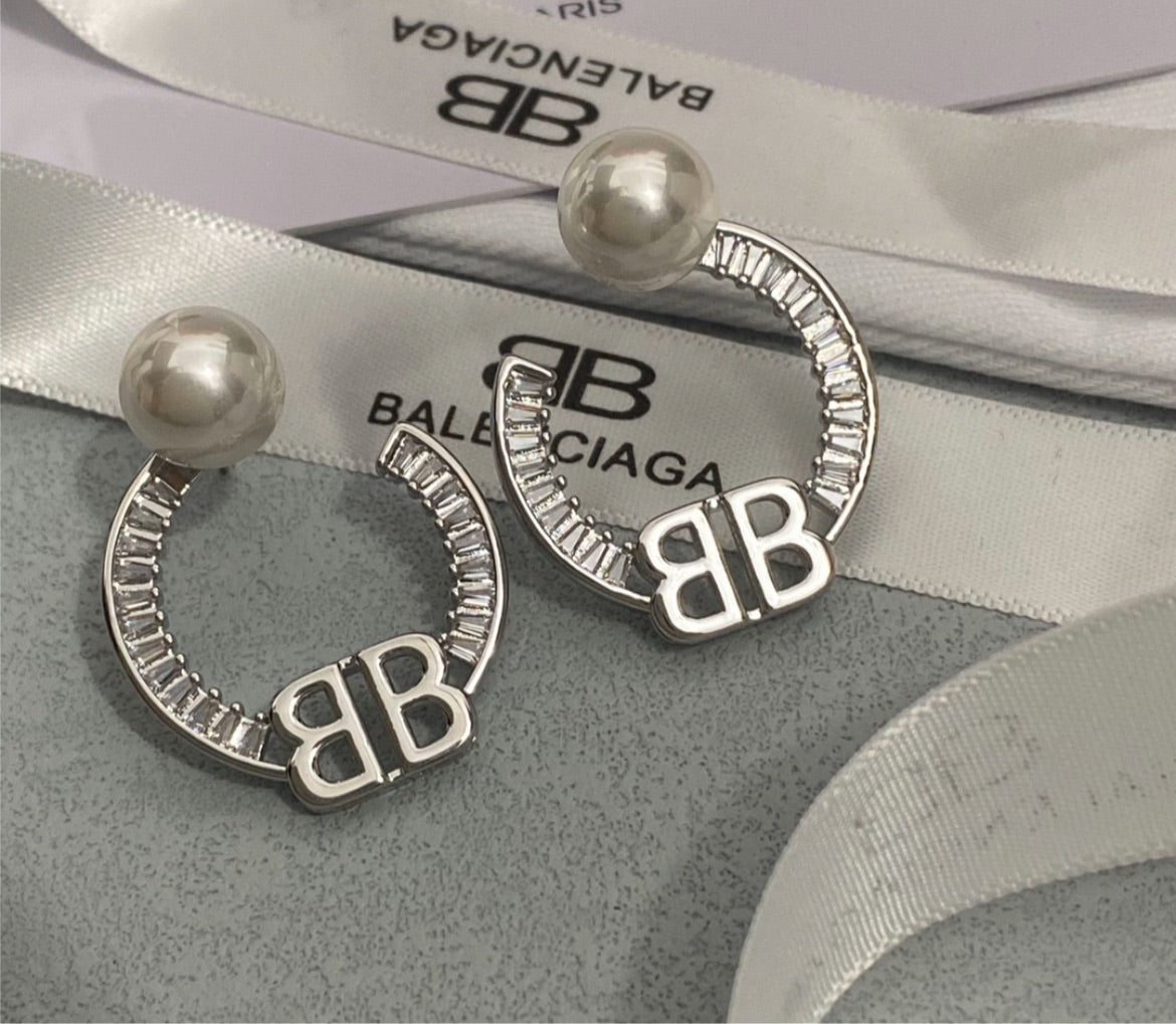 New Balenciaga woman earring