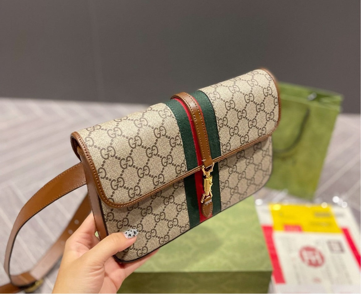 Gucci crossbody woman