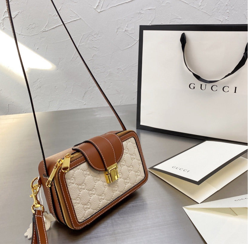 New woman crossbody handbag