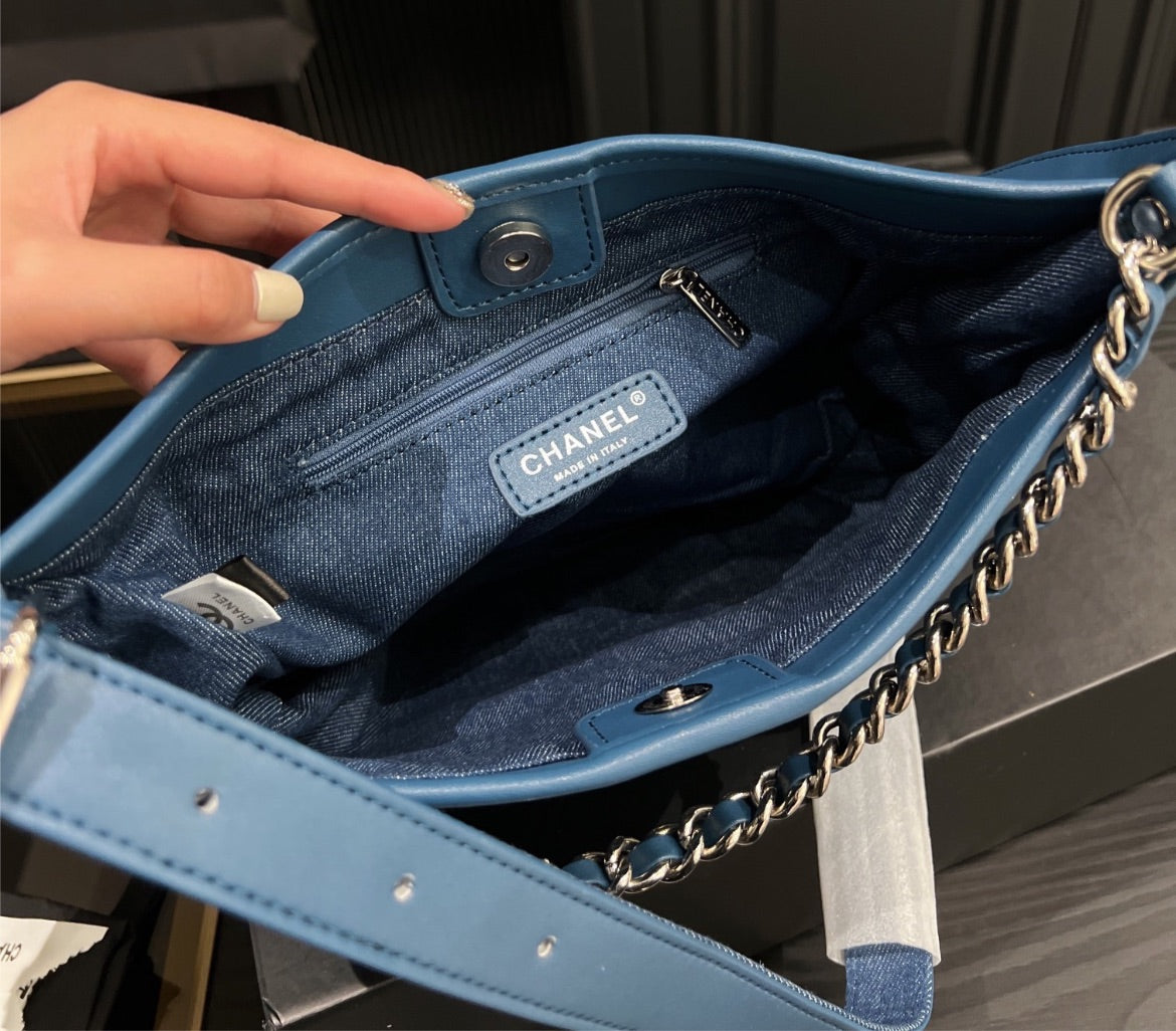 New Chanel Hobo shoulder bag