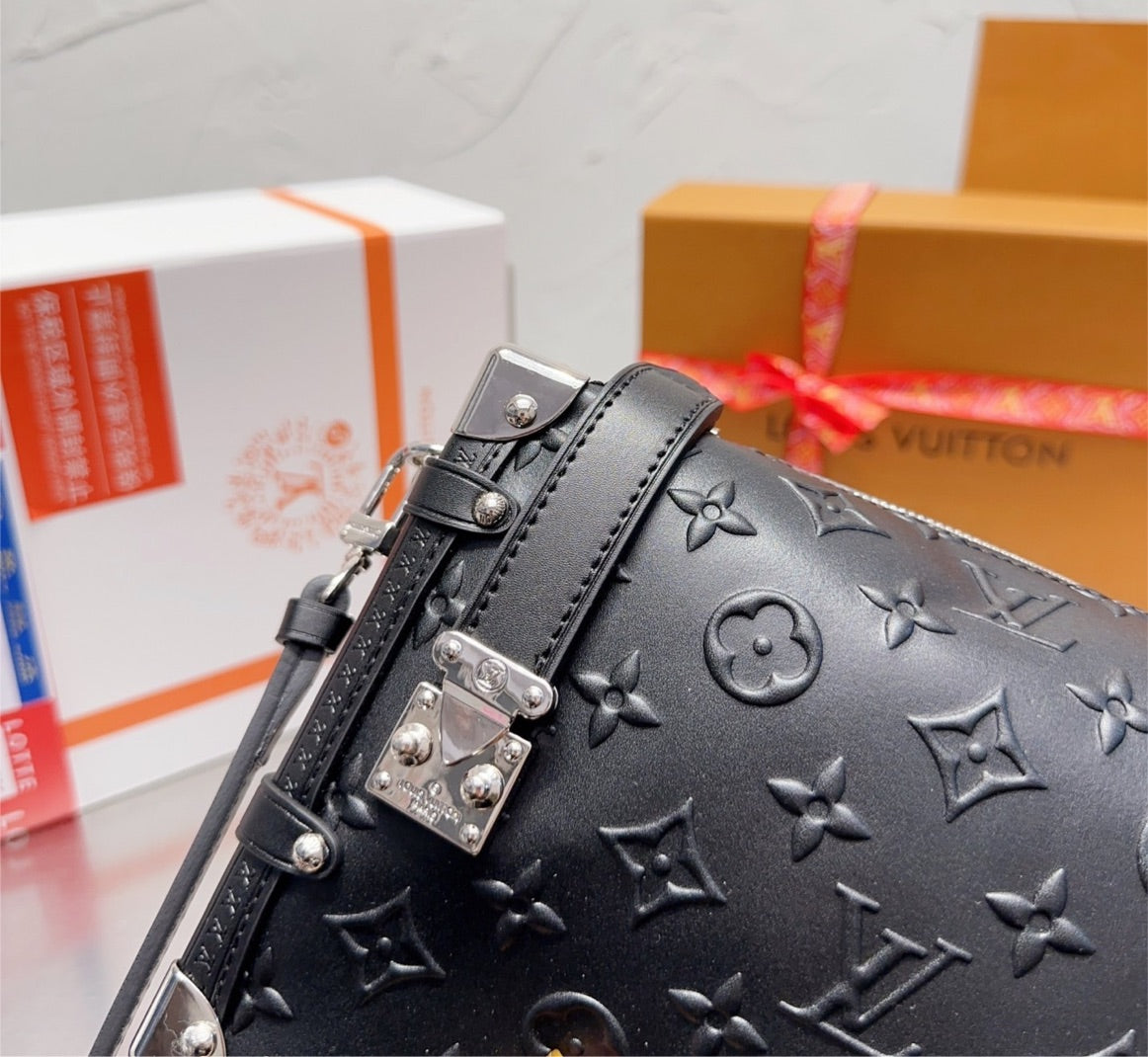 Black new LV woman handbag