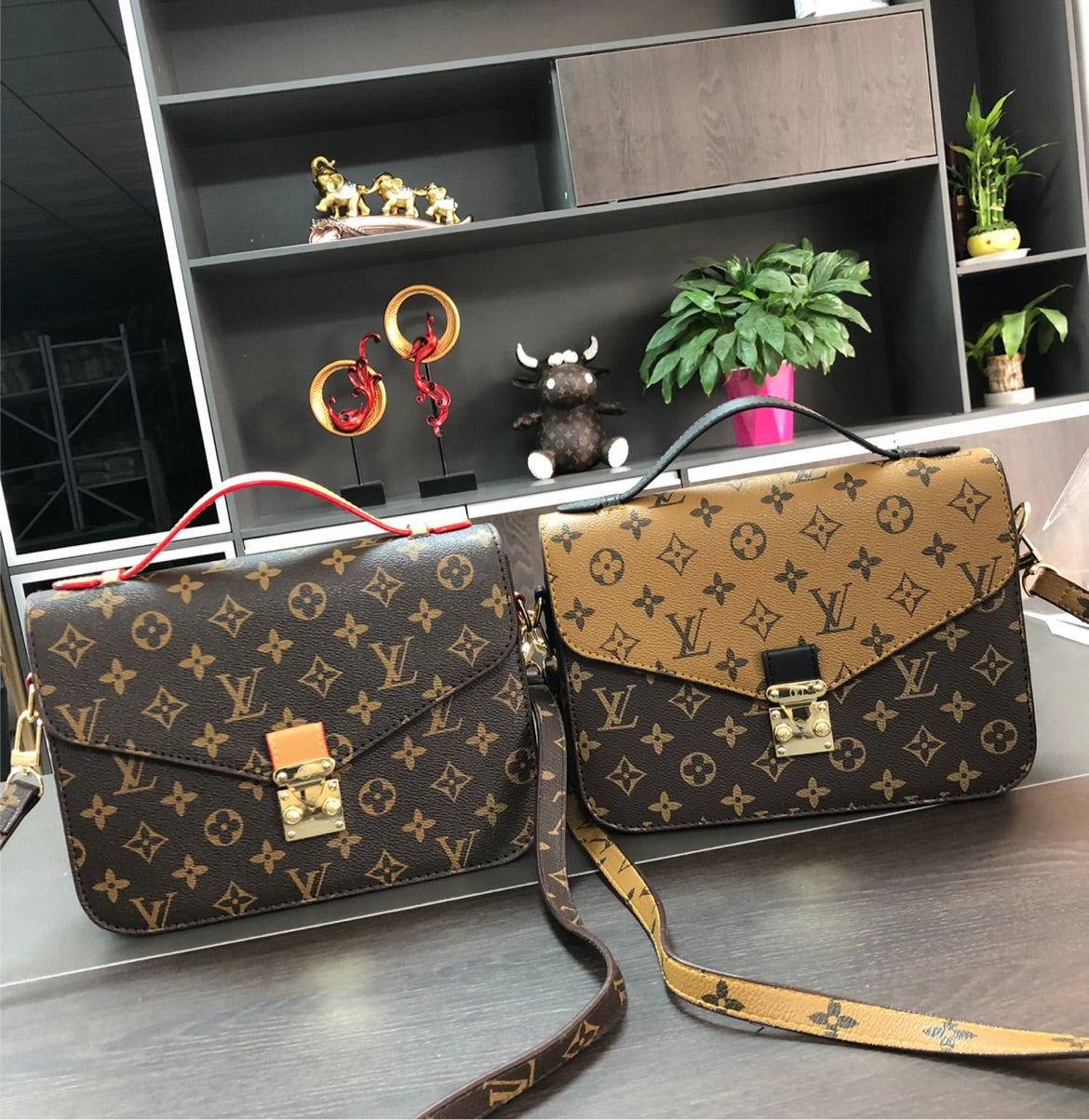 SALE ! Woman LV shoulder handbag