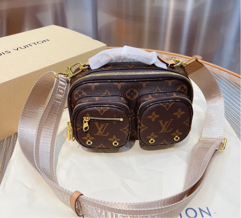 Everyday LV leather shoulder handbag