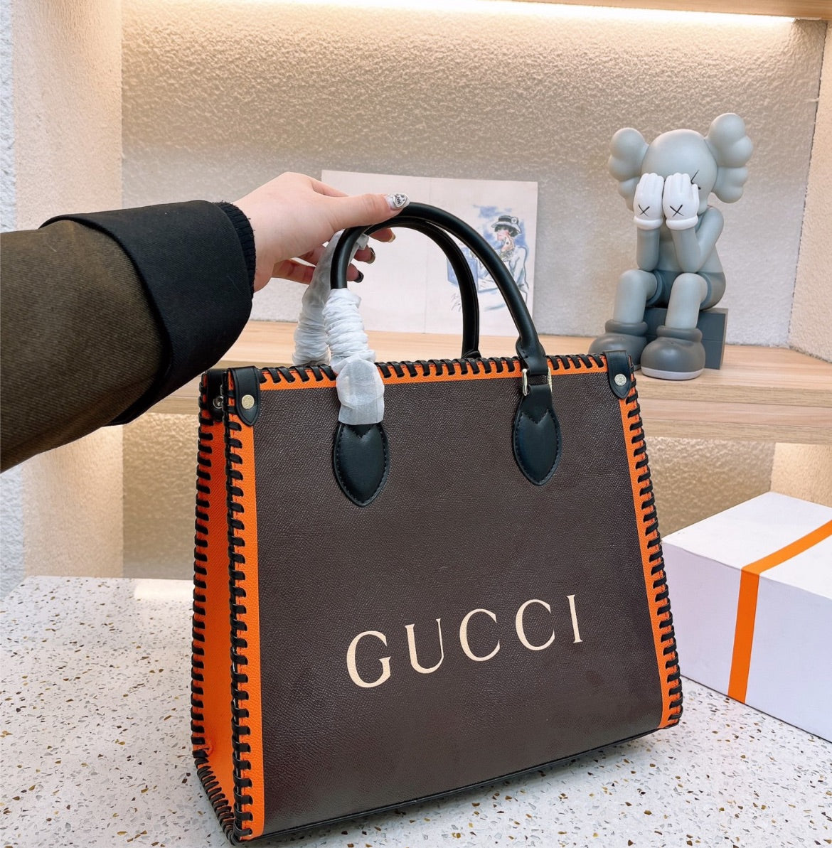 Large Gucci woman shoulder bag