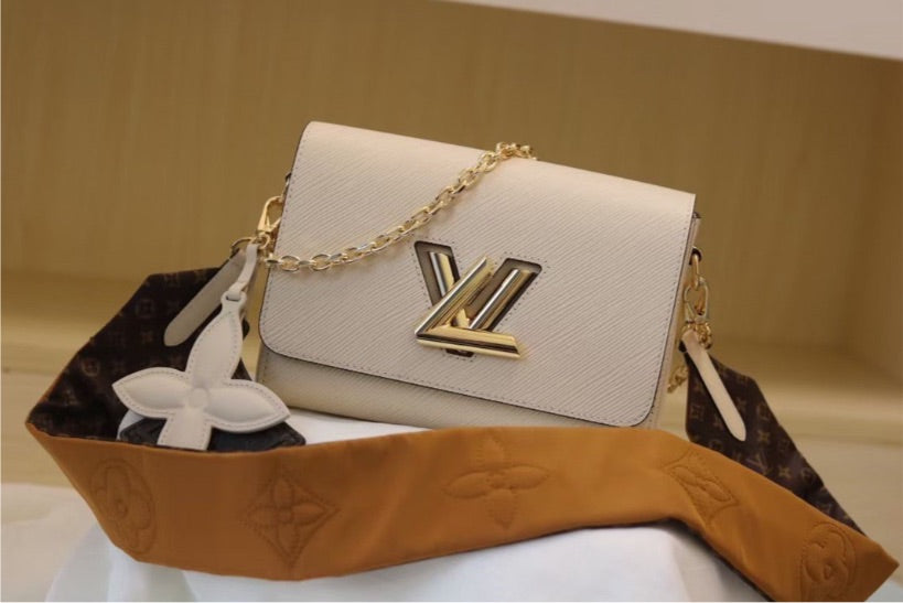 Louis Vuitton woman crossbody