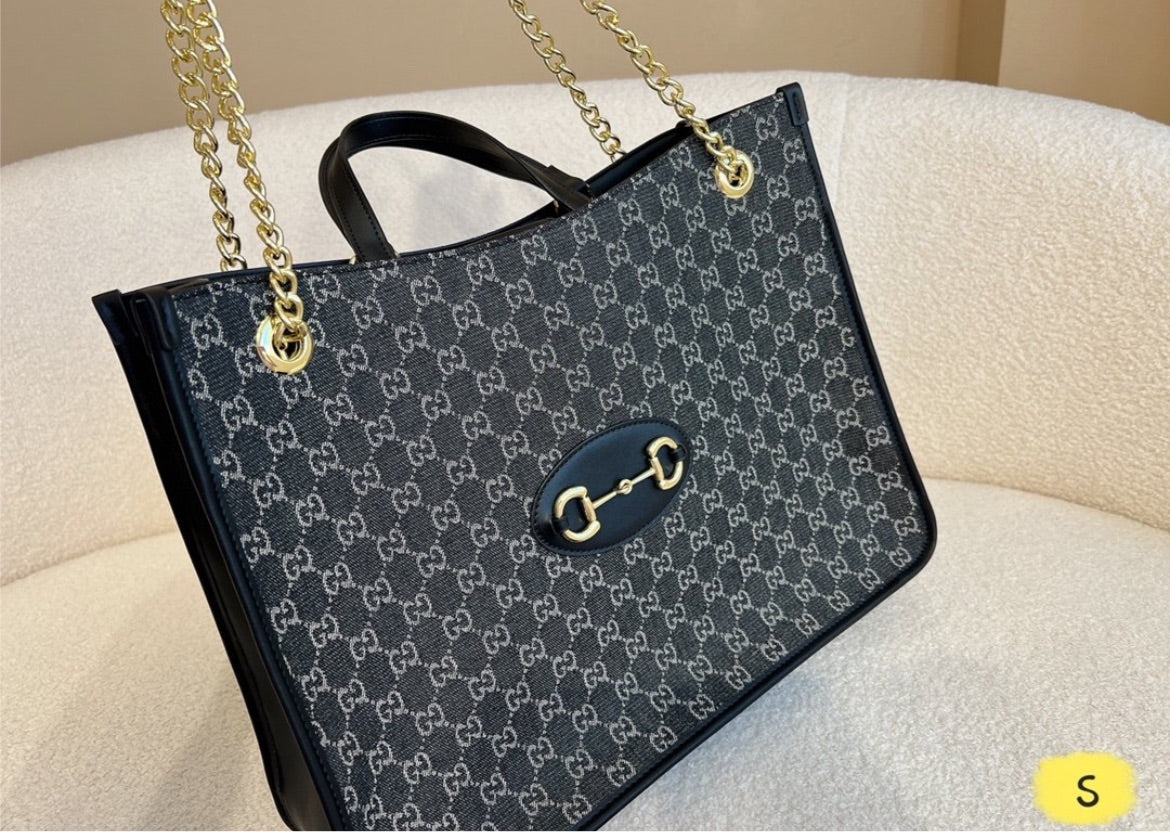 Large Woman Gucci shoulder bag