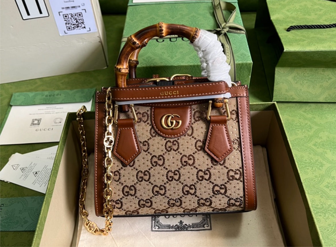 New Gucci woman shoulder bag