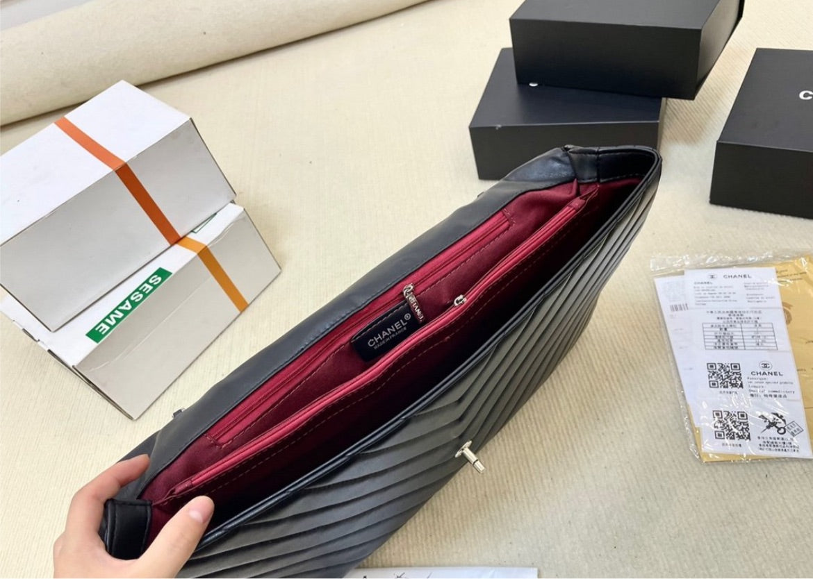 Chanel large woman shoulder bag