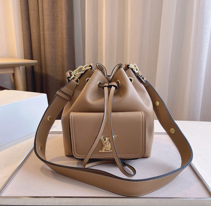 LV lockme Black leather Handbag