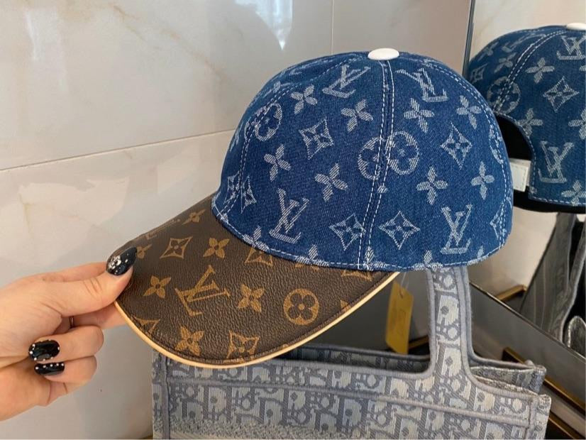 LV woman hat
