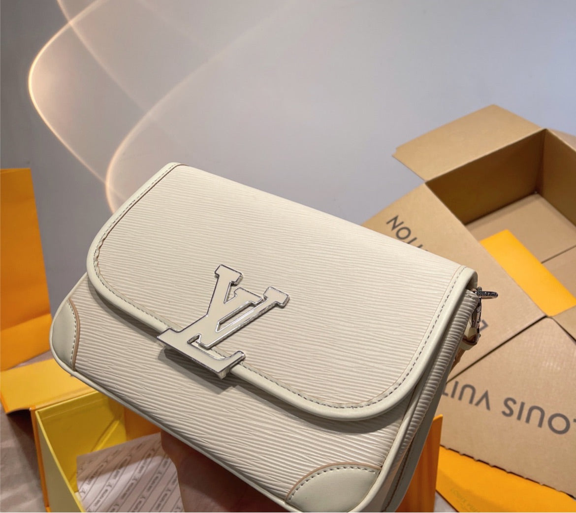 Louis Vuitton woman shoulder handbag