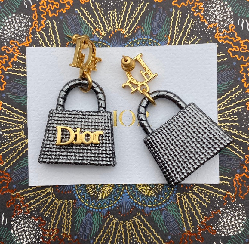 Dior woman earrings
