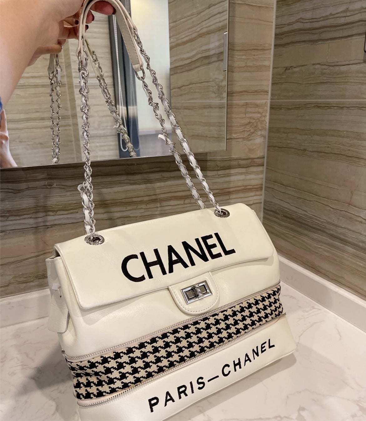 woman shoulder handbag