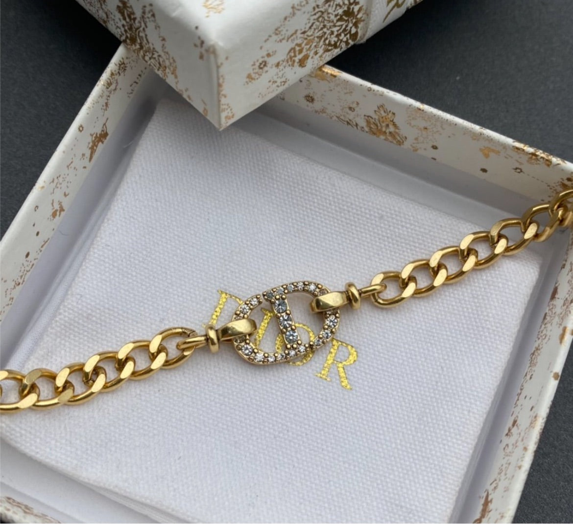 Woman Dior new bracelet