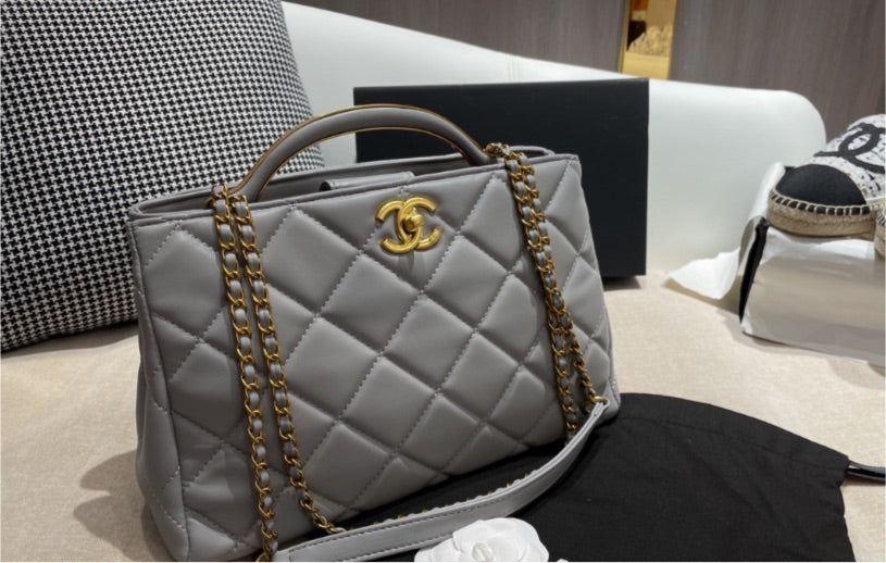 Grey leather Chanel handbag