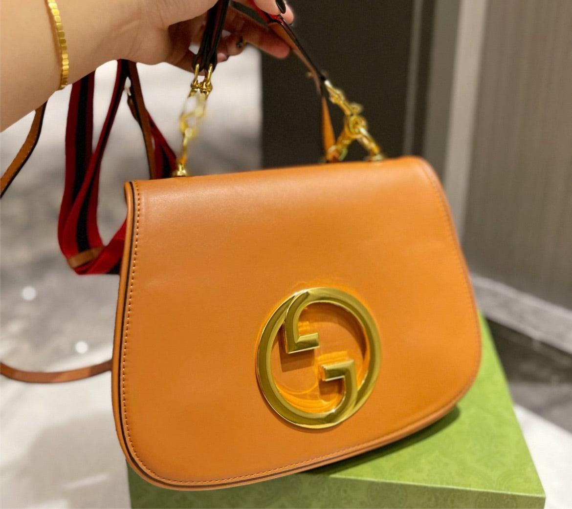 Gucci woman shoulder handbag