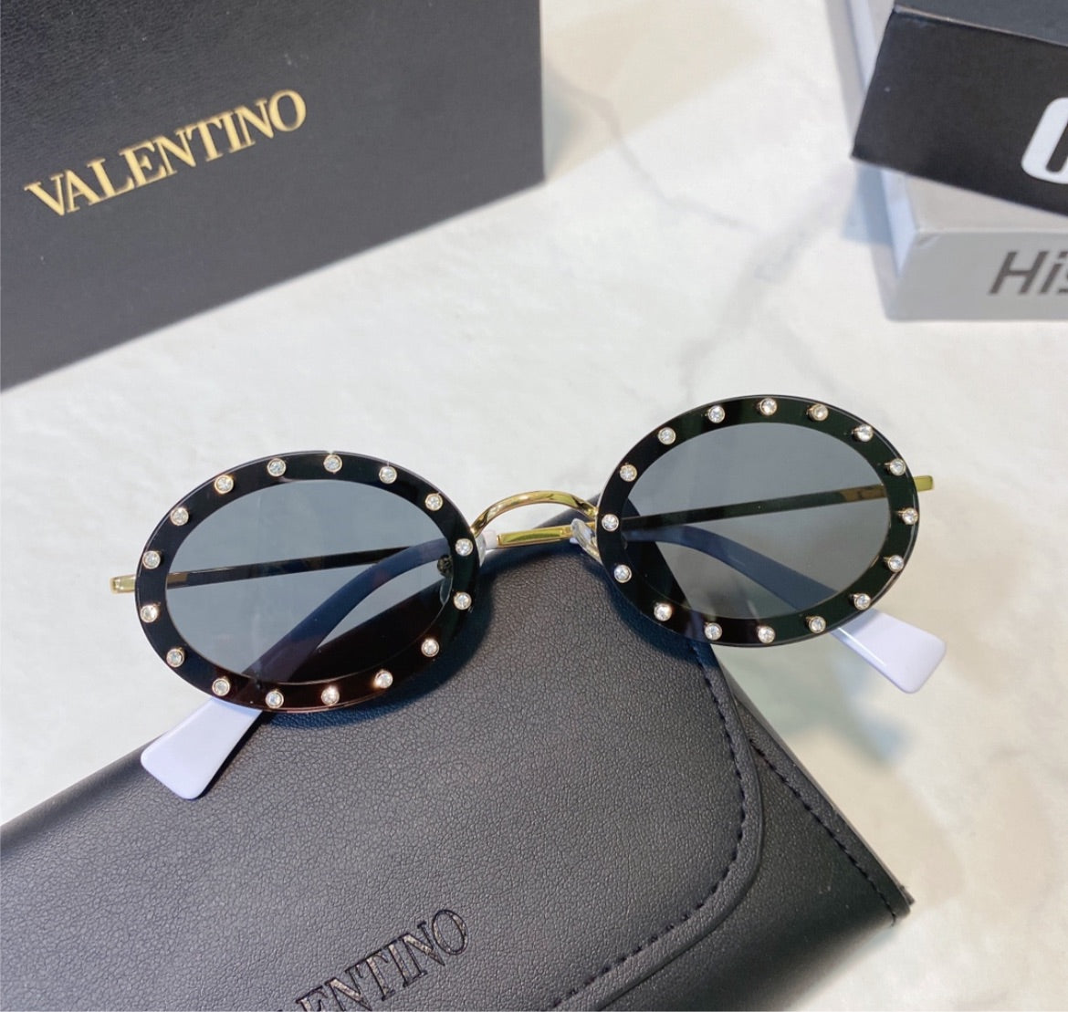 New Valentino woman shades