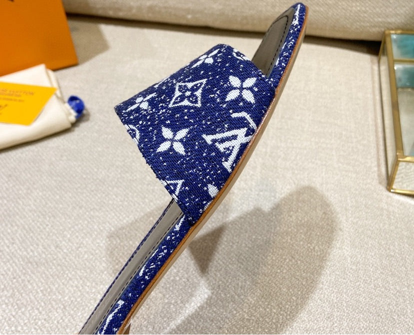 Blue LV woman slide sandal