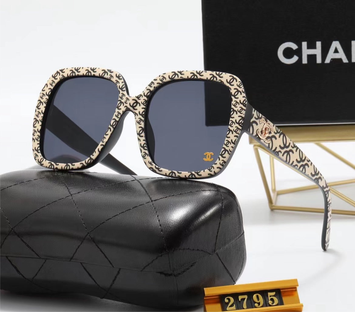 New Chanel woman sunglasses