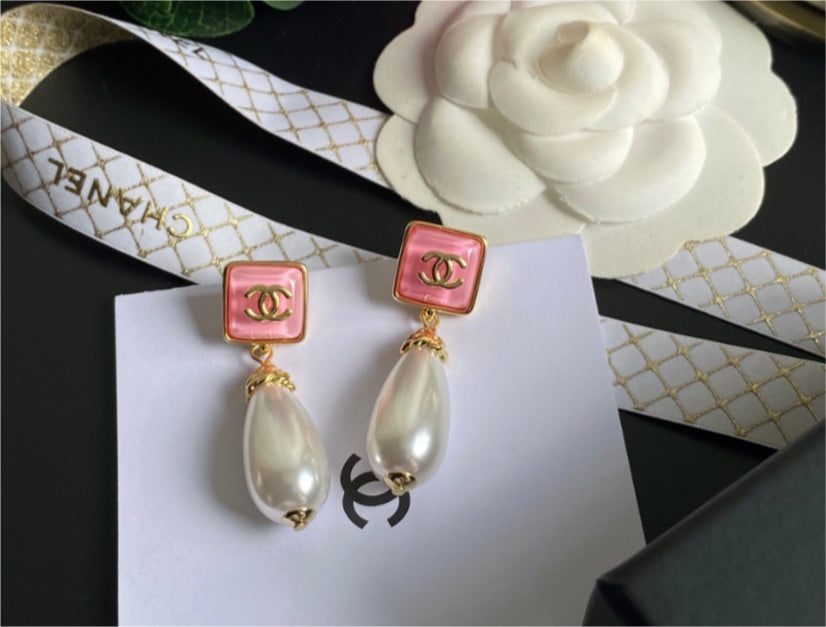Chanel pearl earrings