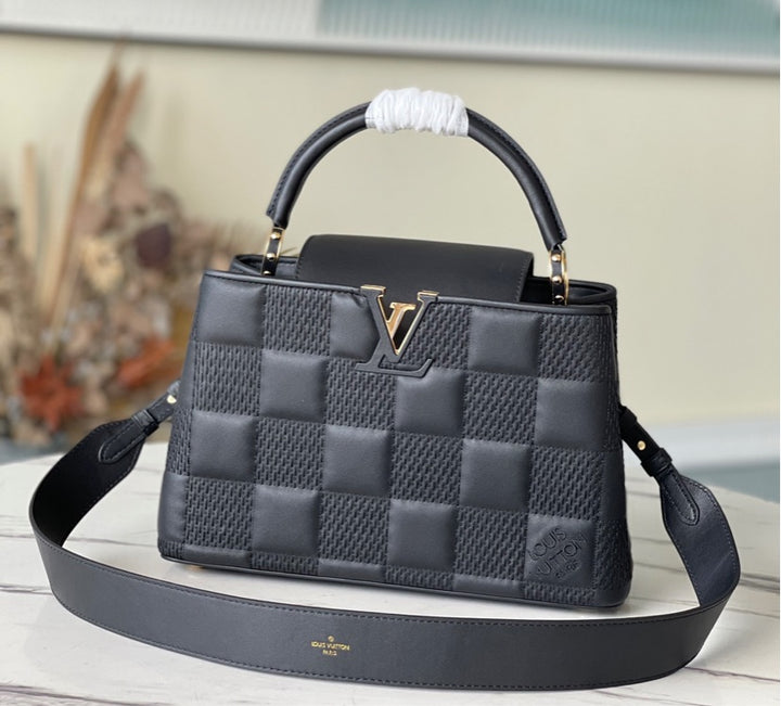 Louis Vuitton woman shoulder handbag