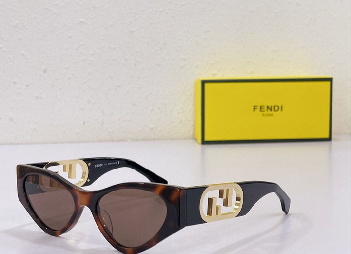 New Fendi woman sunglasses