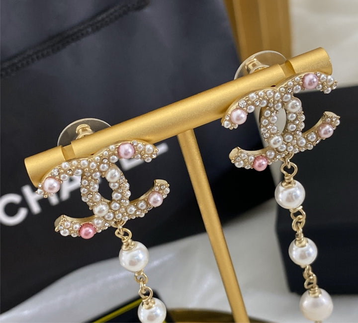 Chanel long earring