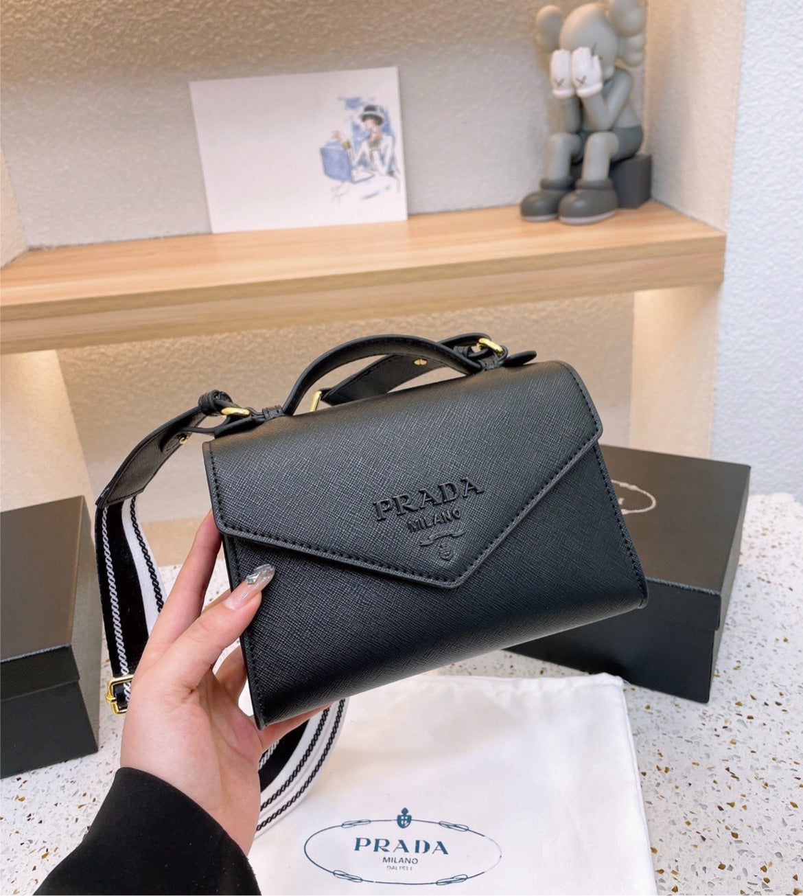 Woman Prada shoulder handbag