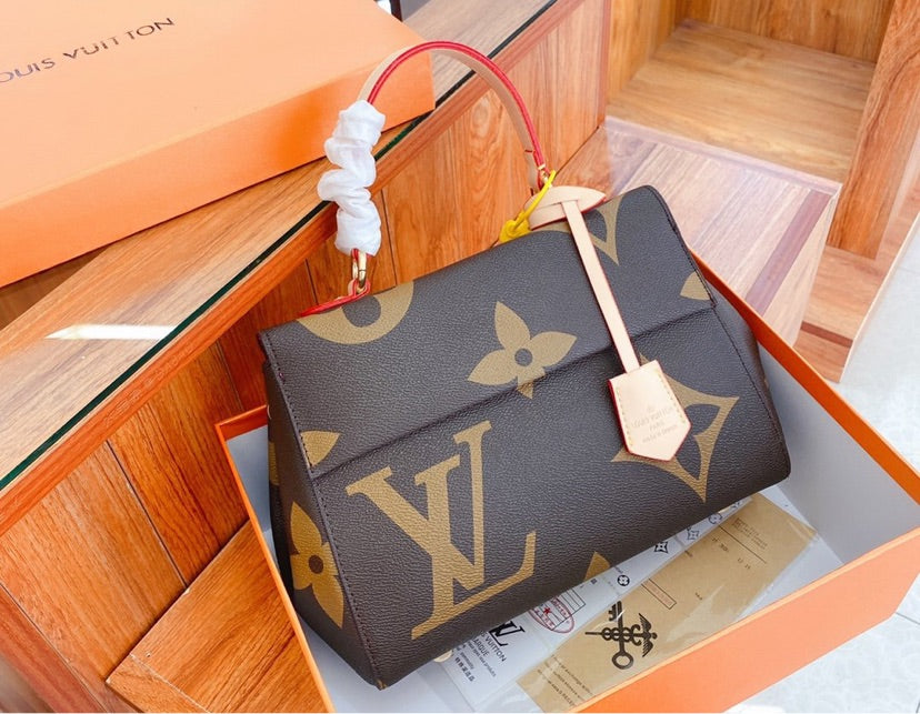 SALE !! New Leather Brown Louis  Vuitton handbag