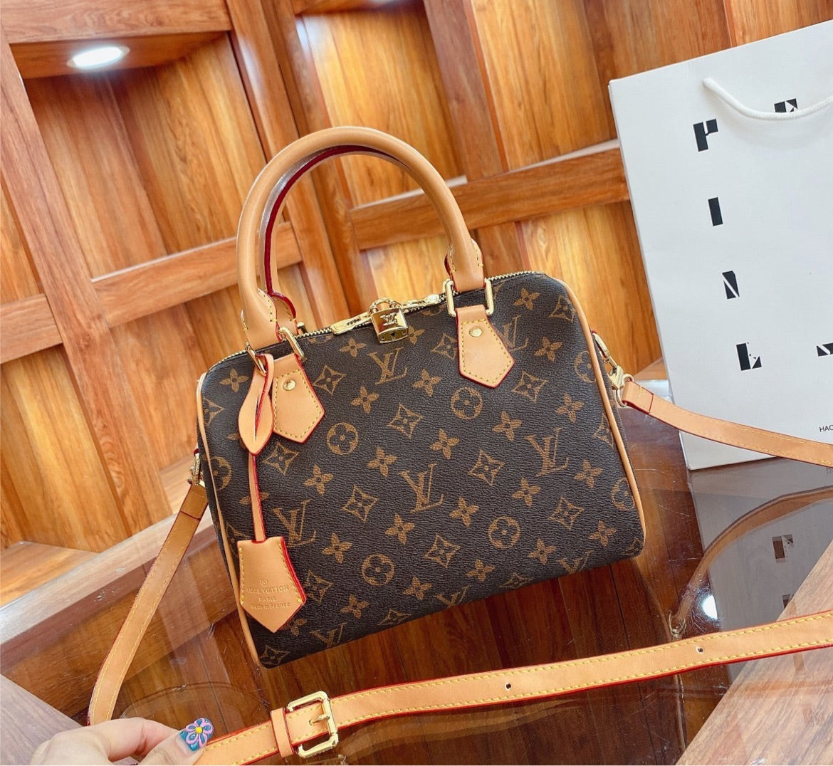 LV Woman new shoulder handbag
