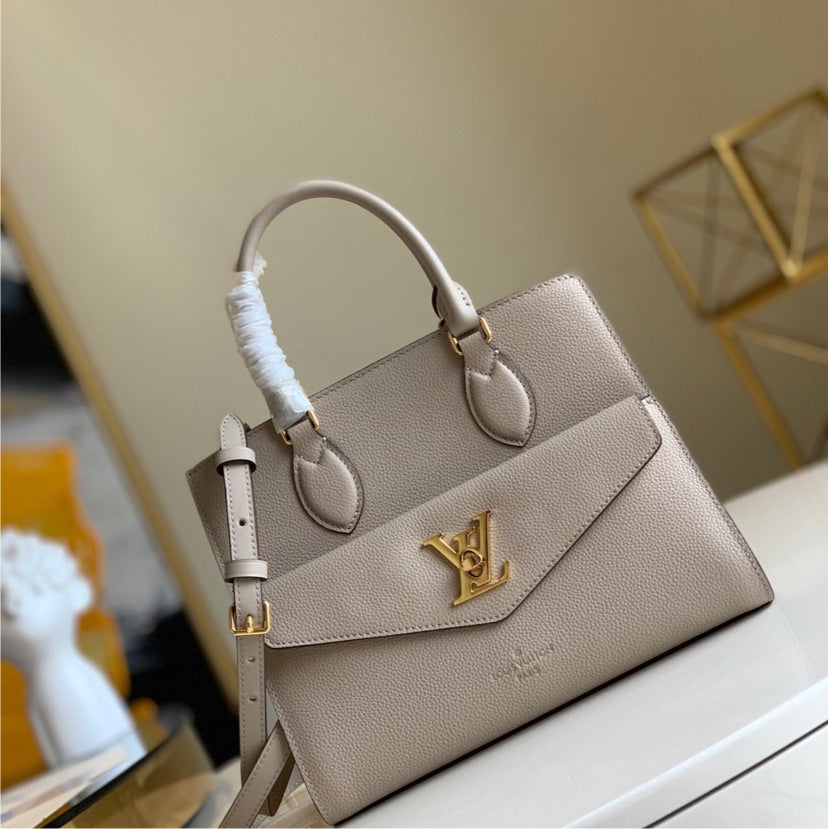 Louis Vuitton woman shoulder Handbag