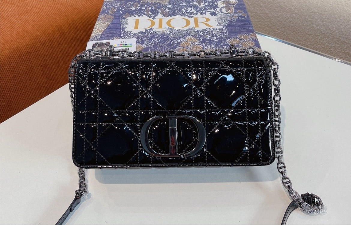 New woman Dior Black shoulder handbag