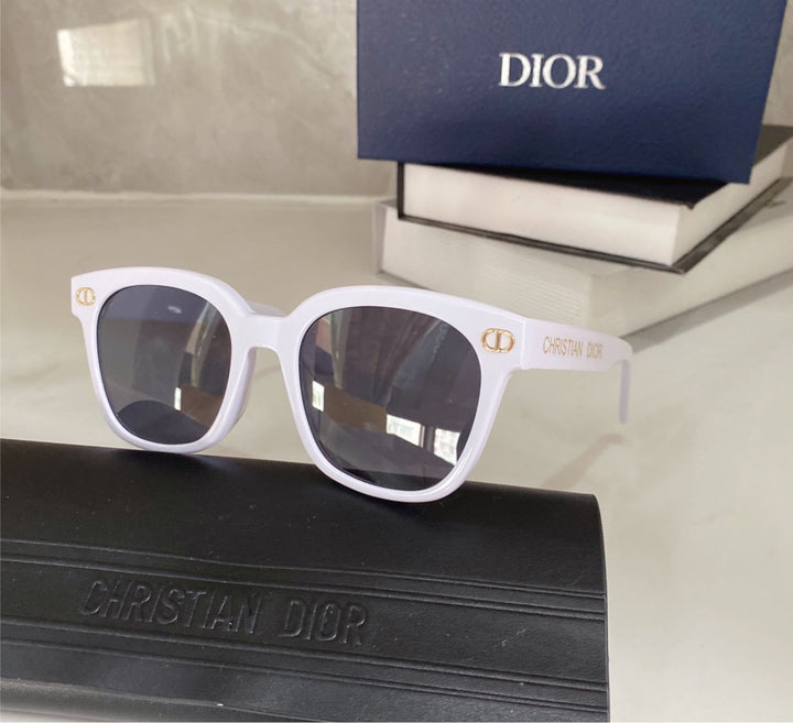New woman Dior sunglasses
