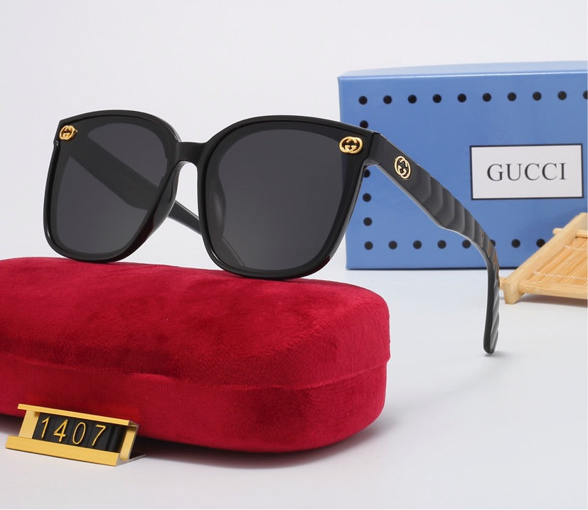 Woman Gucci sunglasses