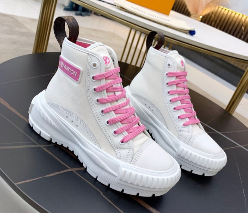 Louis V woman sneakers
