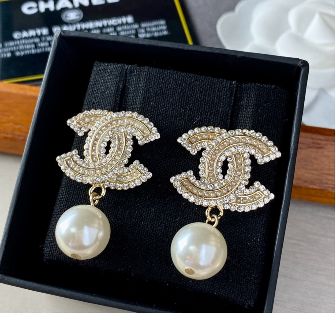 Pearl Chanel earring